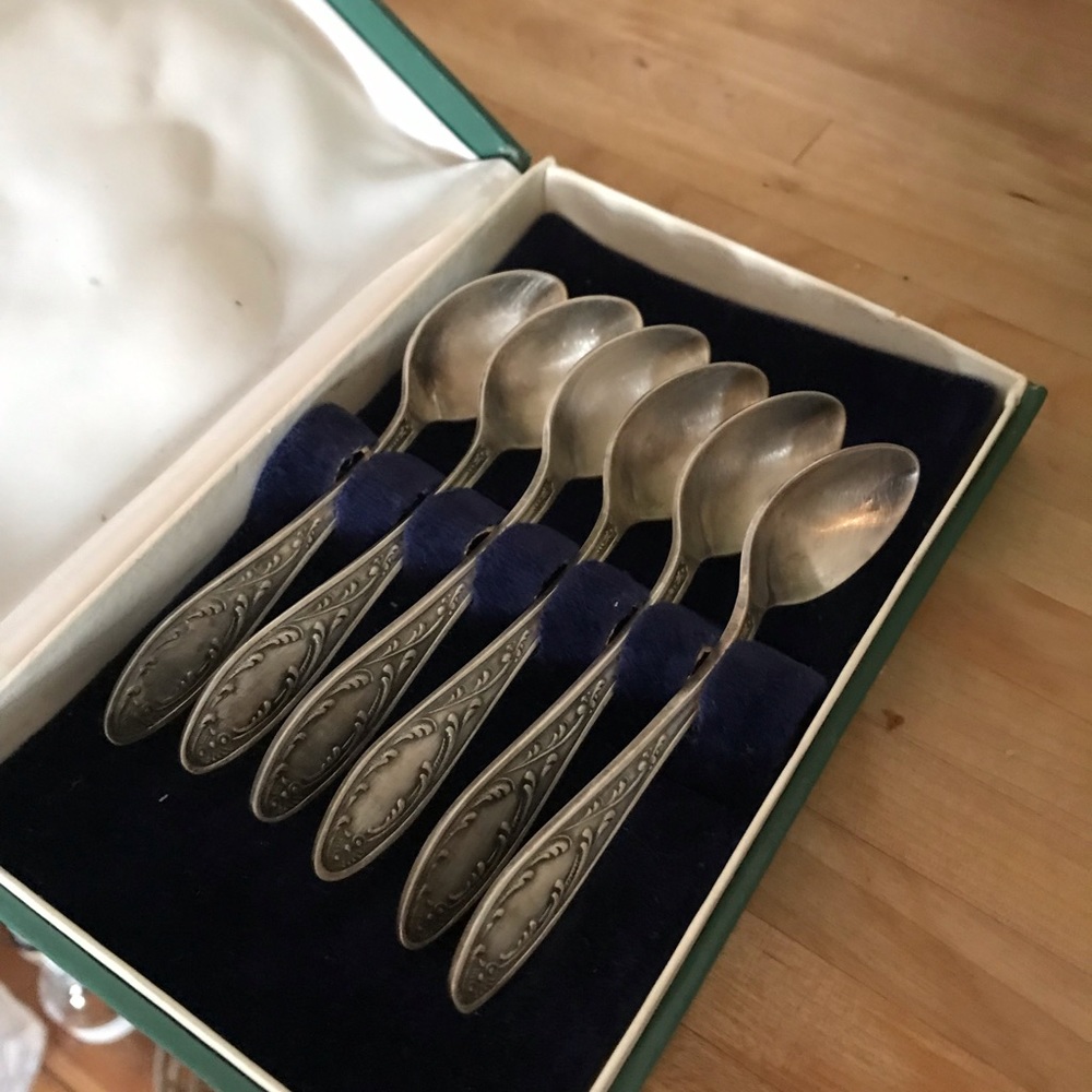 Vintage teaspoons. 4”